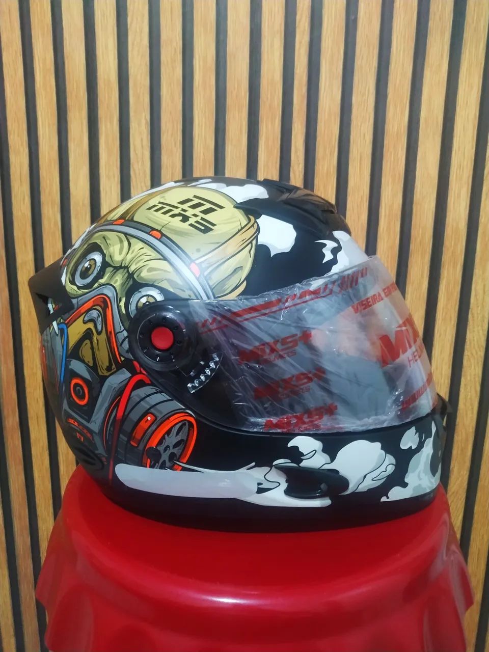Capacete esportivo 