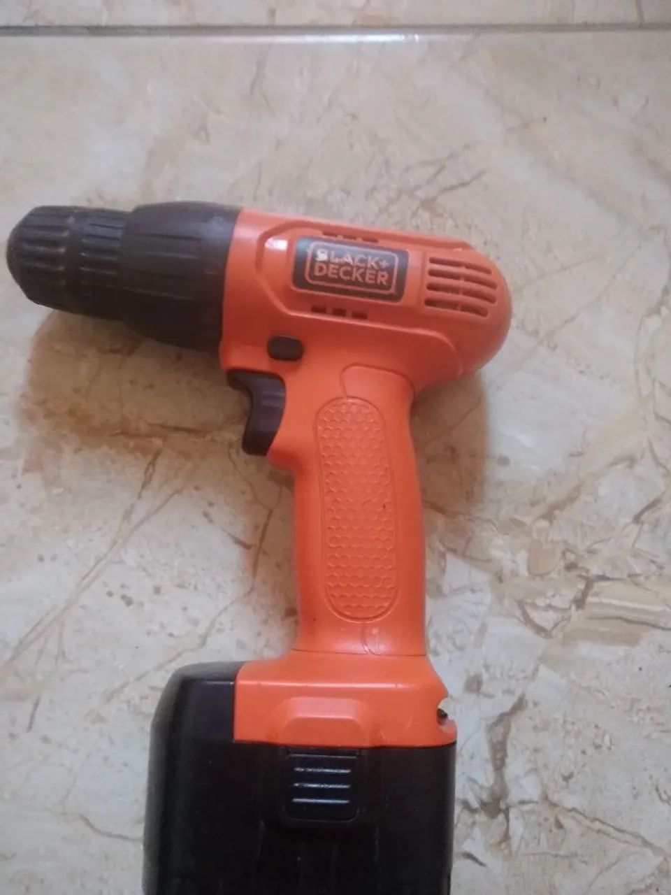 Parafusadeira e furadeira Black Decker 