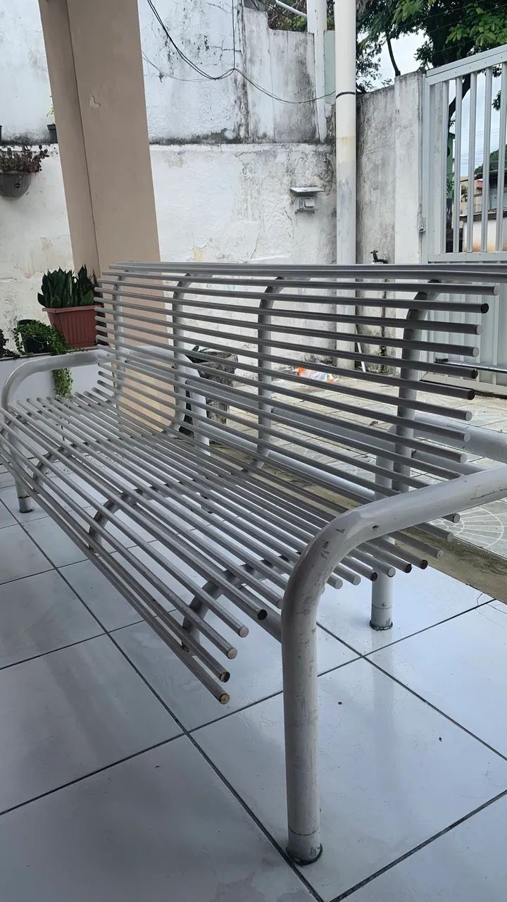 Banco de metal para jardim