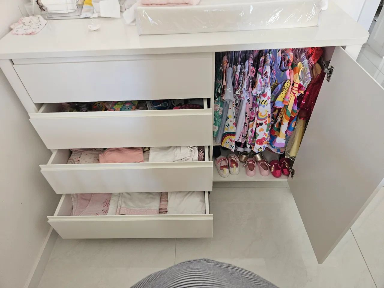 Cômoda branca infantil - Foto 2