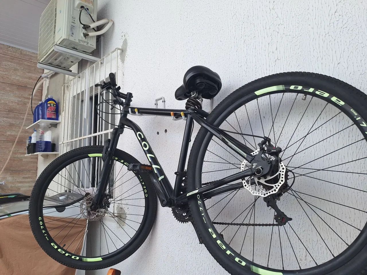 Vende-se  uma bicicleta 