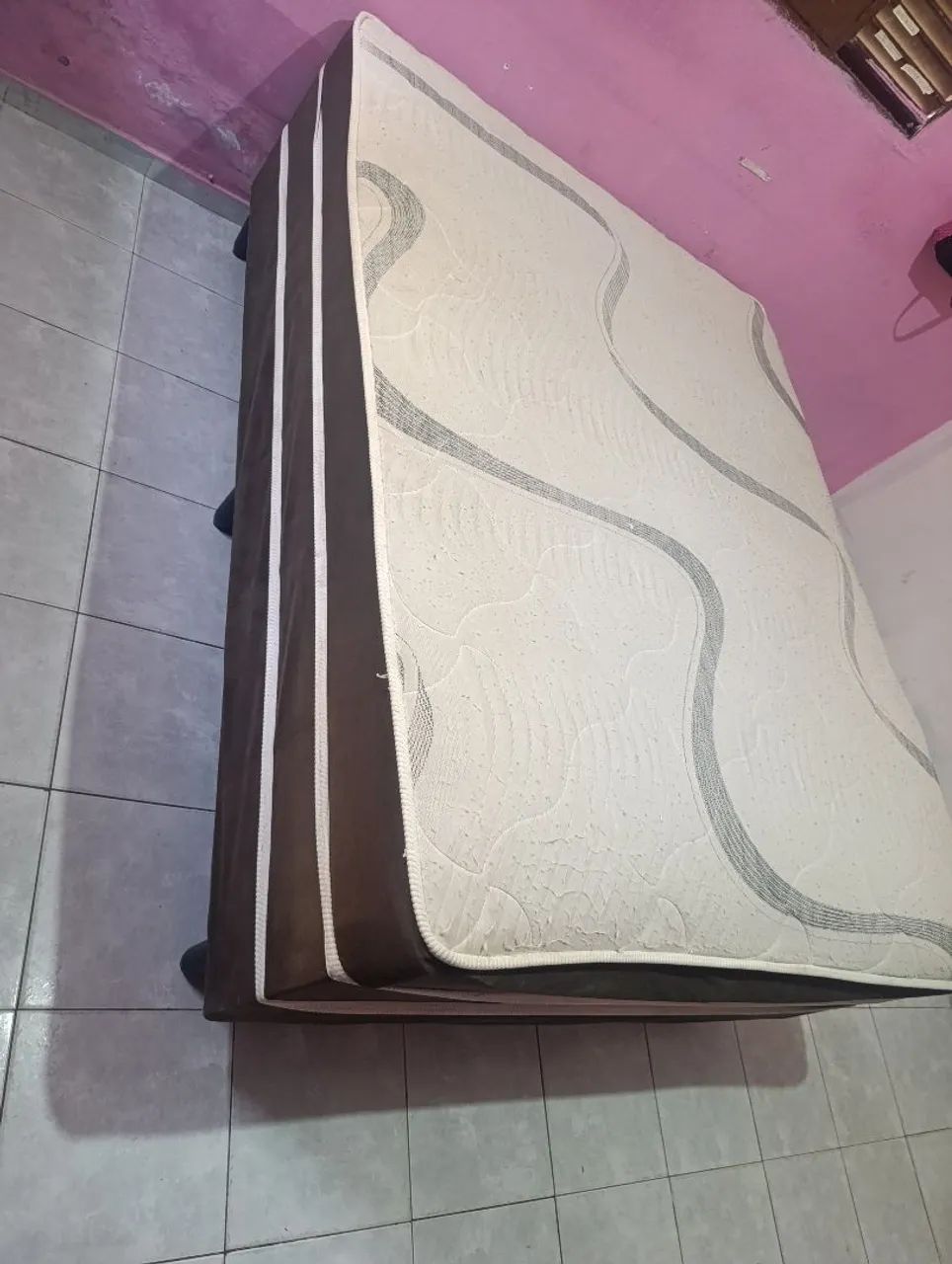 Cama box com com molas ensacadas muito nova impecável só pegar e usar! - Foto 4