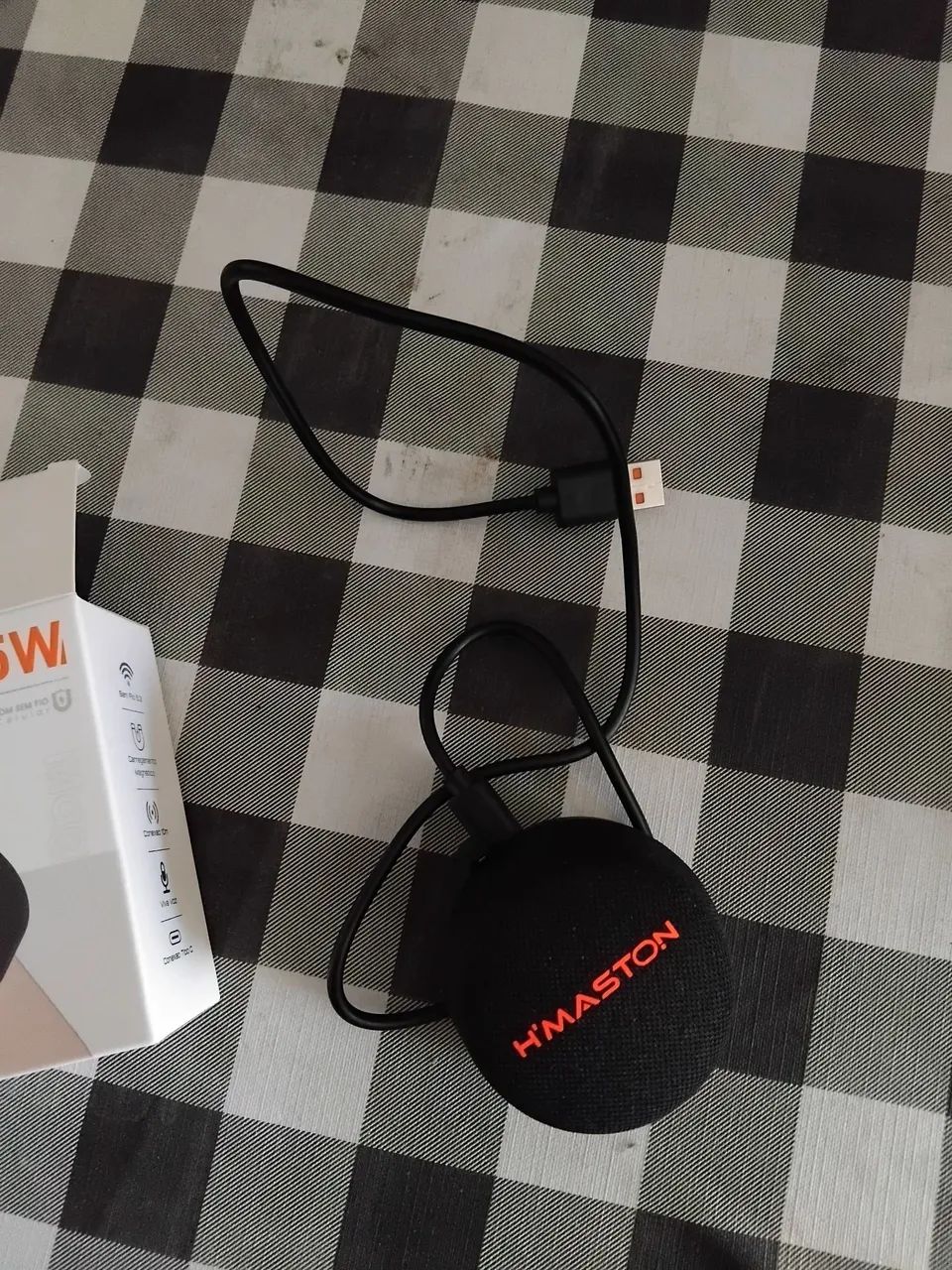 Caixa de som bluetooth para celular. 