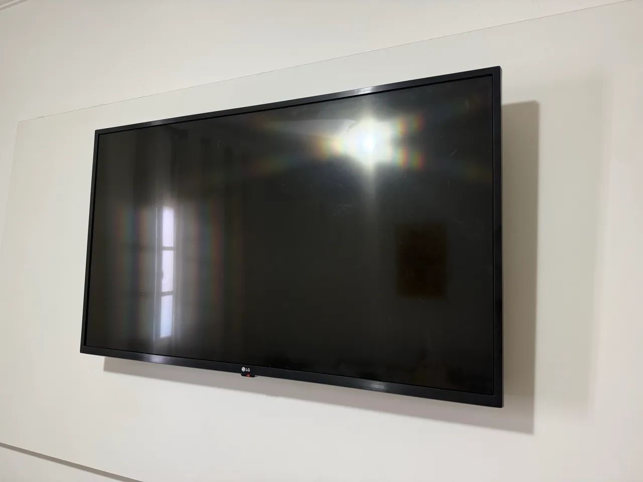 Smart TV LG de 43?, 4K, painel IPS, 60 Hz, HDR10, webOS, Wi-Fi e Bluetooth