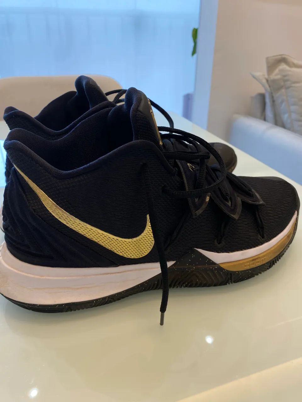 Nike Kyrie 5 Black Metallic Gold - Calçados Esportivos - Vila São