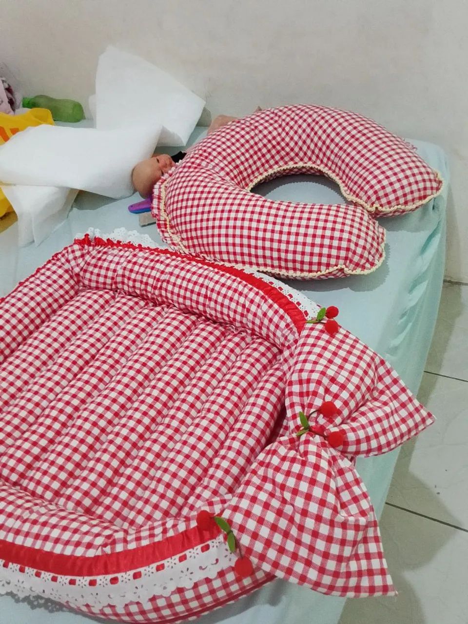 LINDO NINHO  VARIAS ESTAMPAS COM ALMOFADA DE AMAMENTAÇÃO  - Foto 2