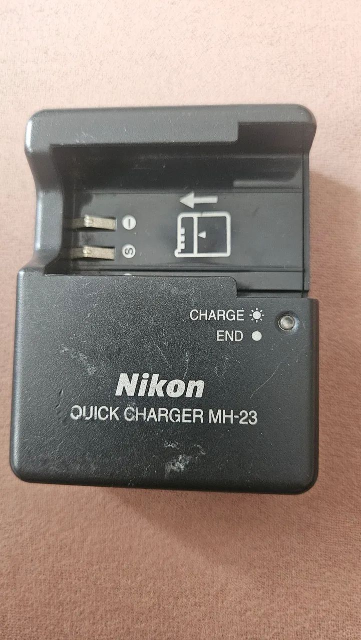 Carregador Nikon MH-23