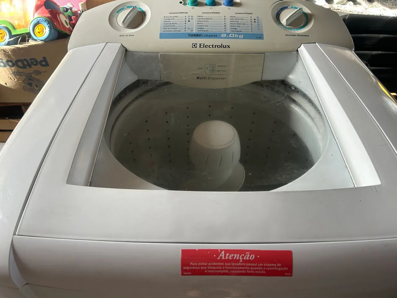 Máquina de lavar roupas eletrolux