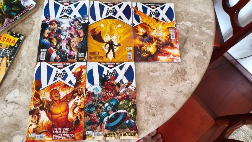 HQs Marvel Vingadores vs X-Men (1, 2, 3, 4 e 5)