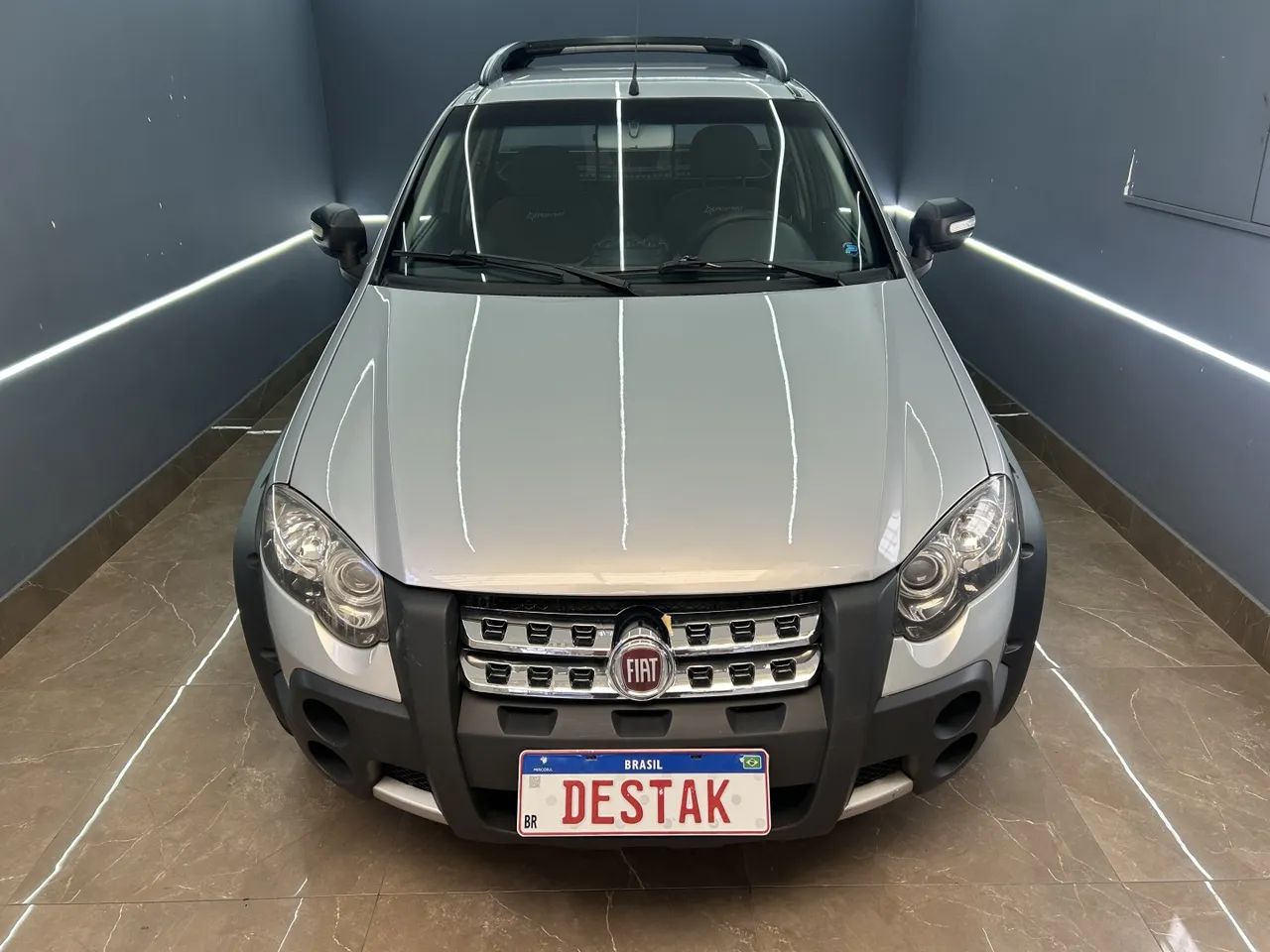 Fiat Strada Adv. Ext. 1.8 Locker Dual.flex CE 2011 - Foto 5