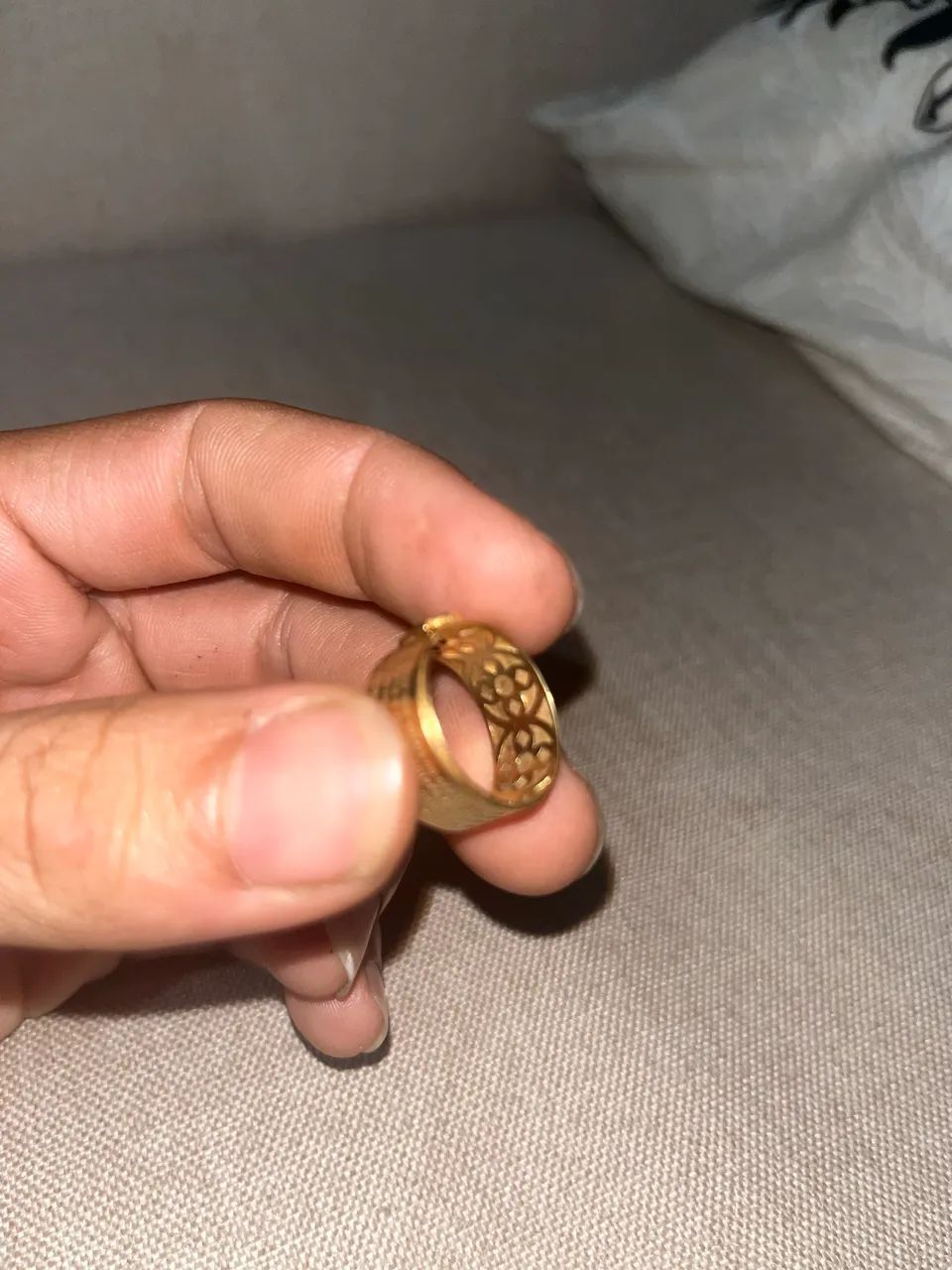 Anel em outro, com pedras de brilhantes e oração do pai nosso. - Foto 3
