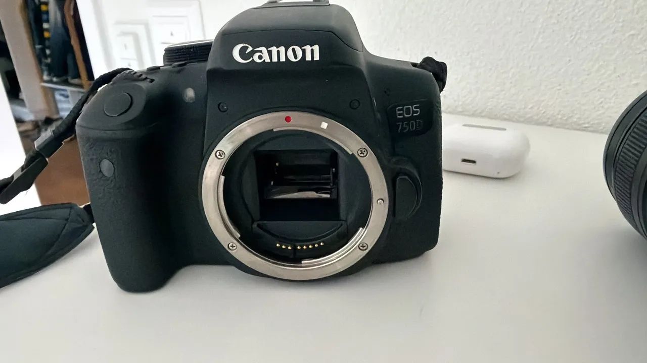 Câmera CANON EOS 750D + Lentes