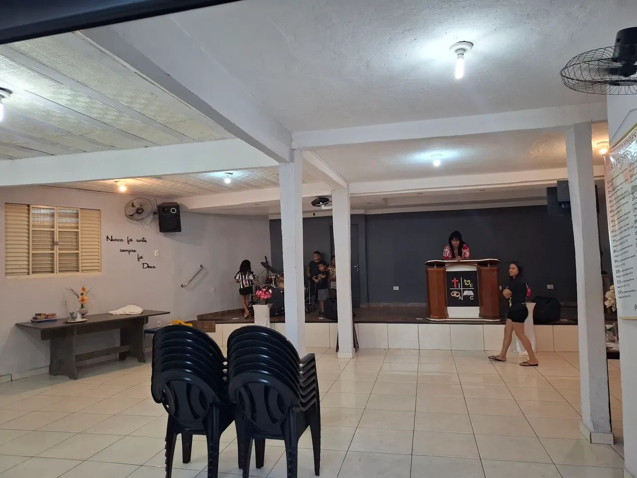 VENDO PONTO COMERCIAL AMPLO E ESTRUTURADO - EXCELENTE ESPAÇO - Foto 2