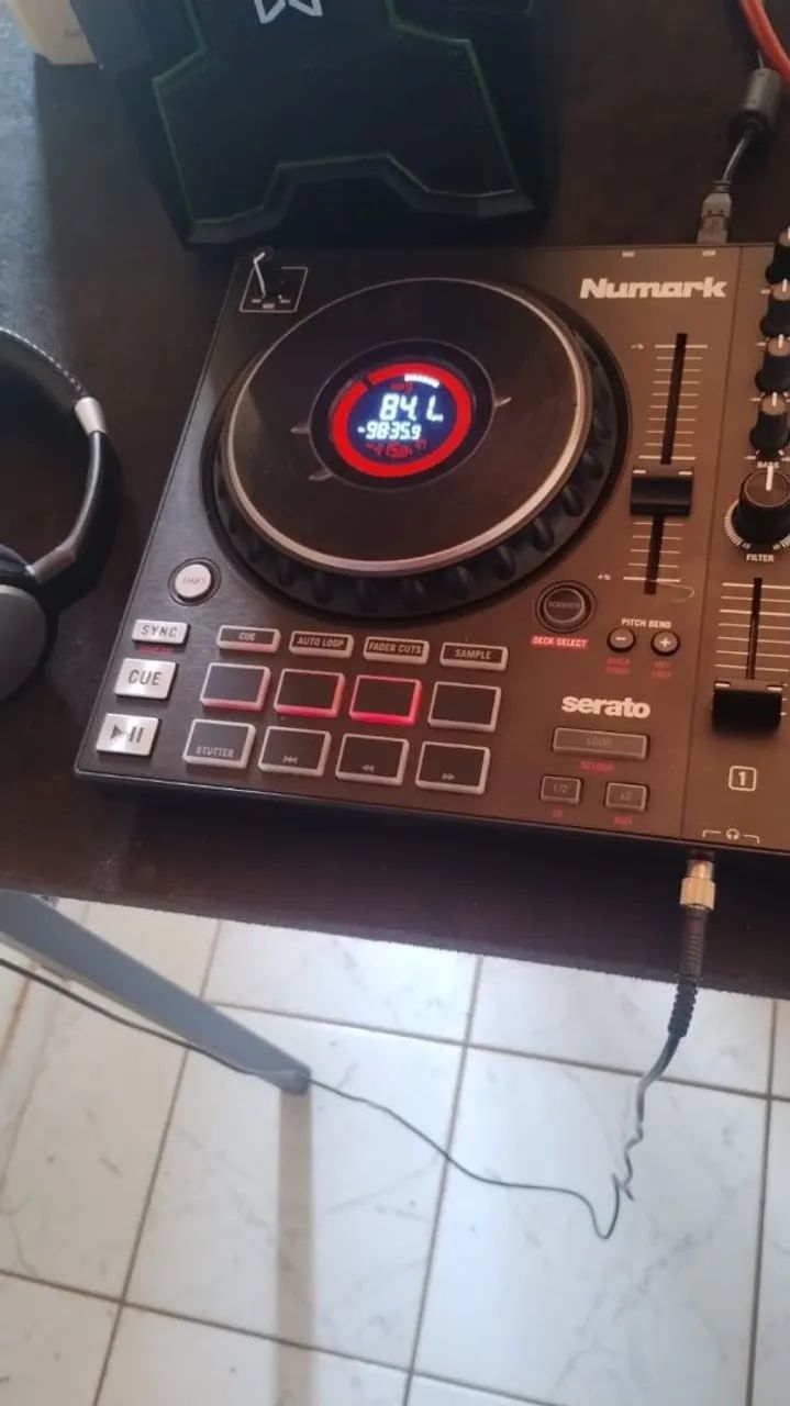 Controladora Numark Platinum FX - Foto 2