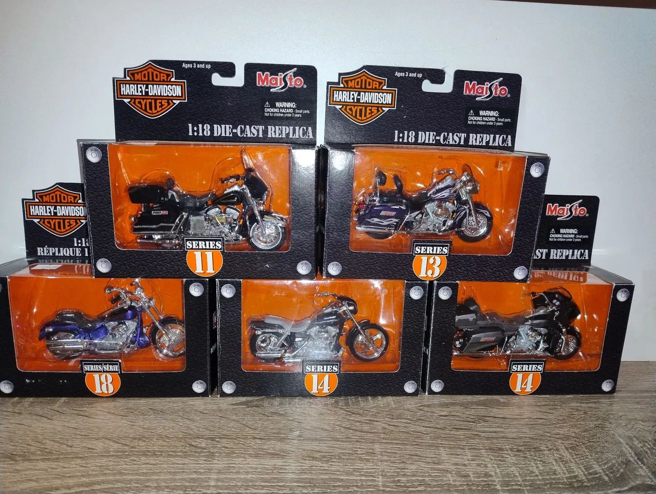 Moto Harley Davidson 1/18 Maisto - Escolha a sua, valor unitário. 