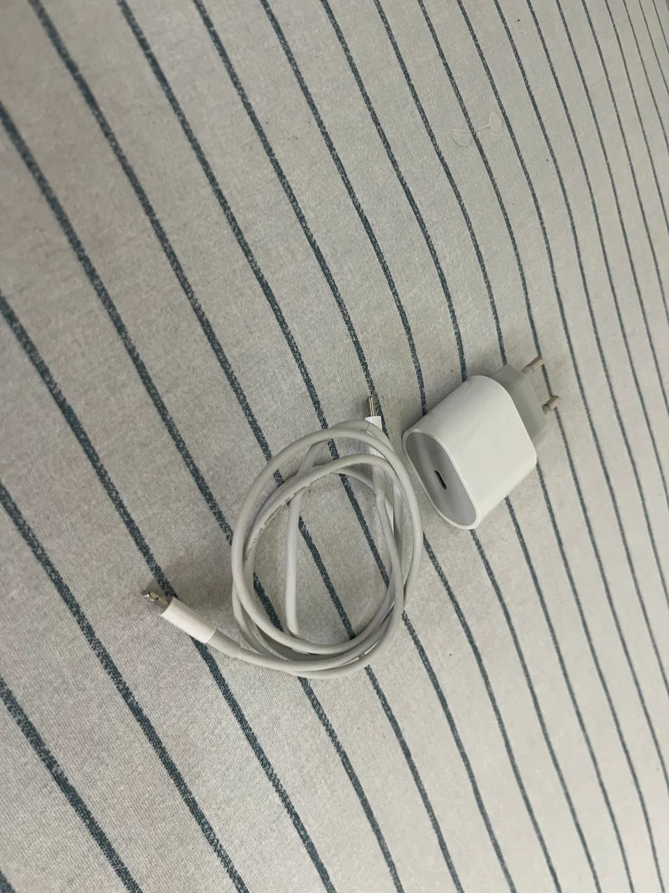 Carregador Rápido USB-C Fonte + Cabo Lightning para iPhone