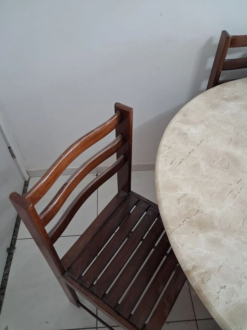 MESA DE LUXO COM 4 CADEIRAS... - Foto 2