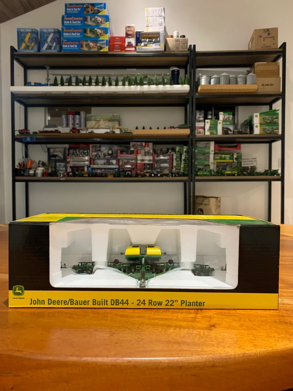 Miniatura Plantadeira John deere DB44 1/64  - Foto 2
