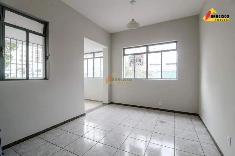 Casa para aluguel, 4 quartos, 1 suíte, 2 vagas, Centro - Divinópolis/MG