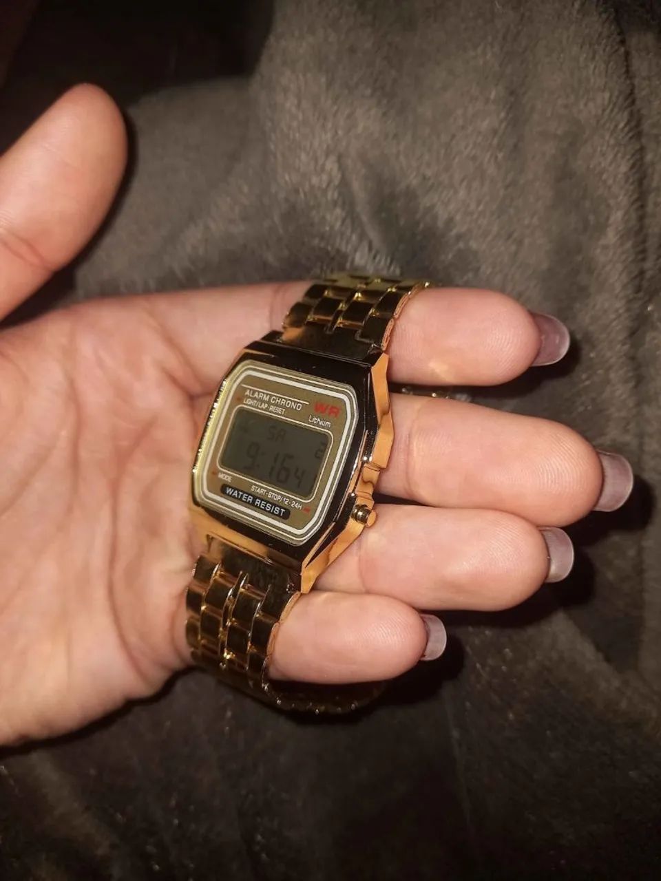 Relógio Casio Mini WR na cor dourado - Foto 2