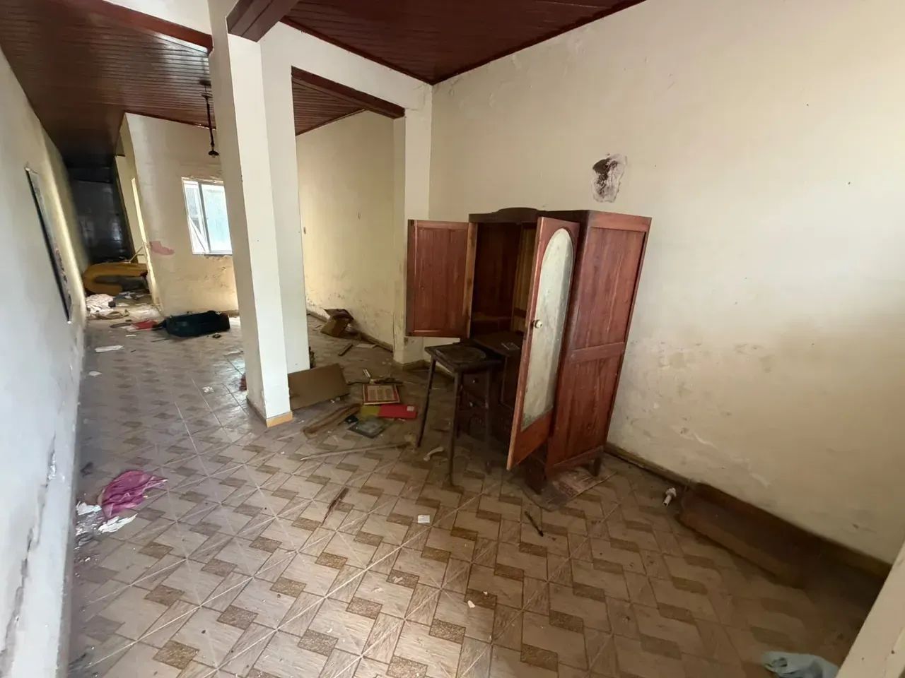 Casa térrea com 350 m² com sala, 2/4 e quintal em Fátima - Belém - PA - Foto 3