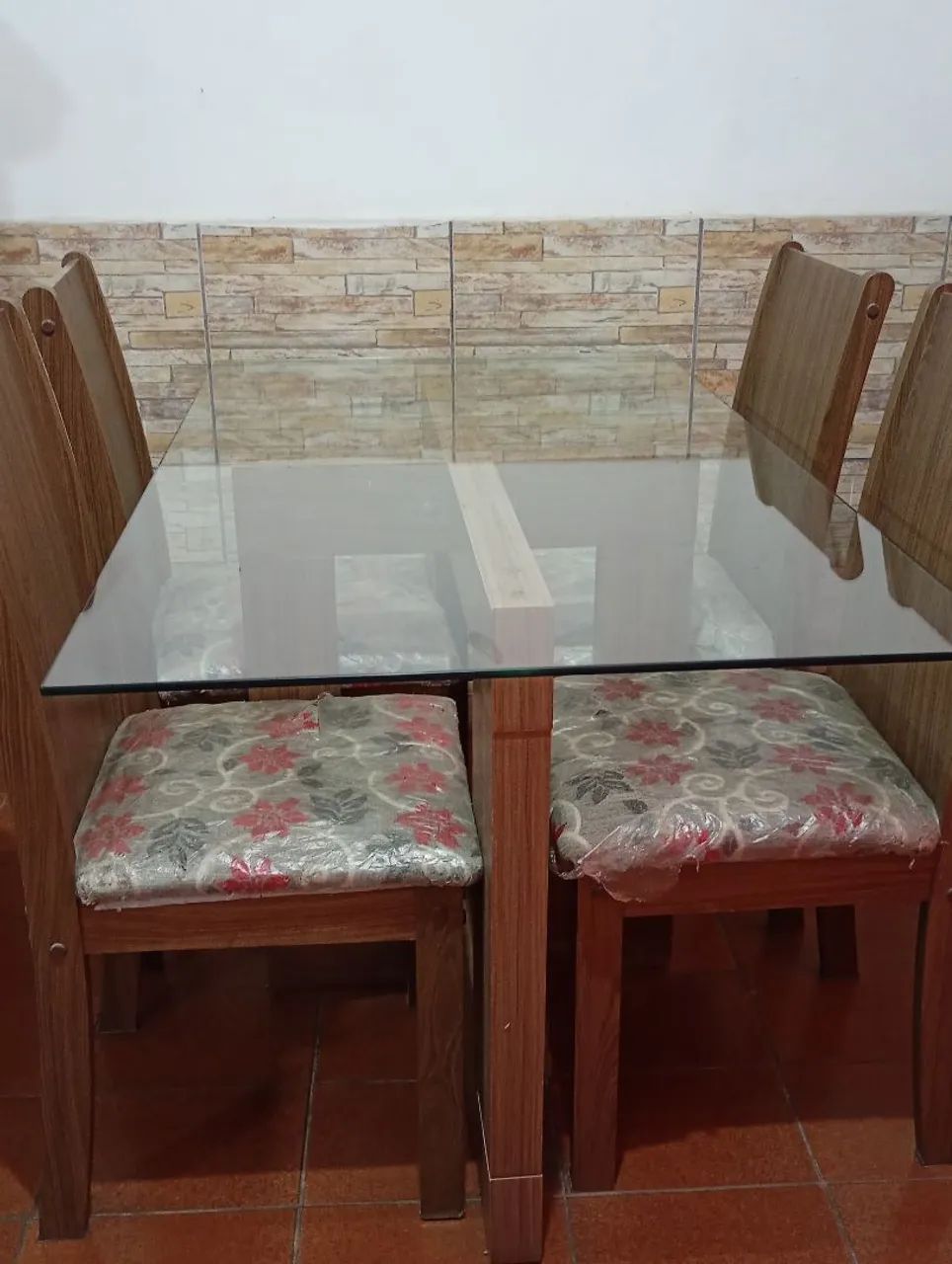 Mesa de Madeira com Tampo de Vidro  - Foto 3
