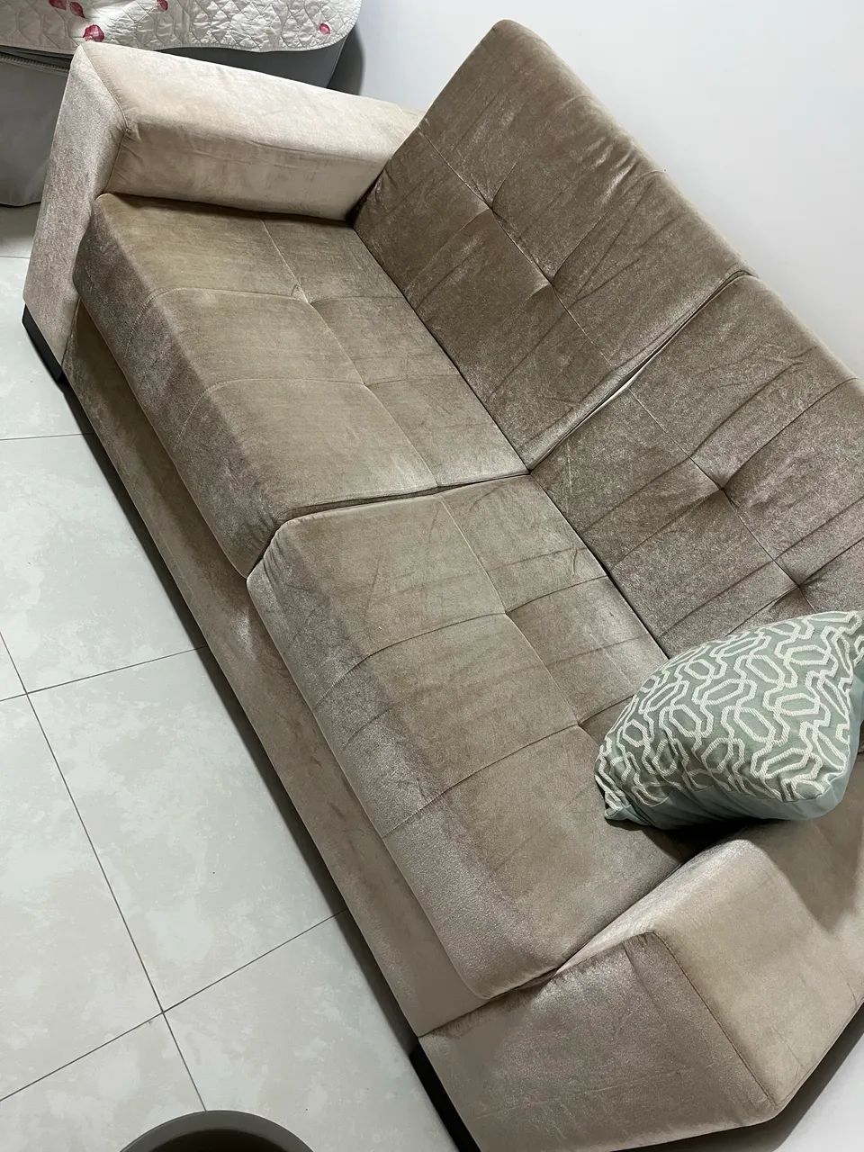 Sofá de veludo 2 lugares 