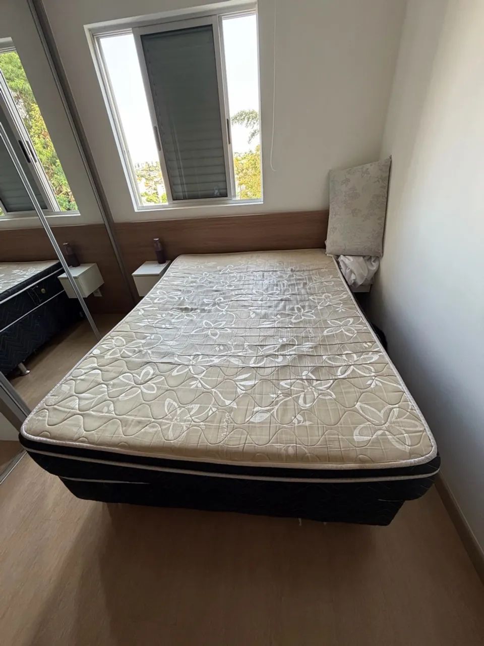 Vende-se cama completa usada 