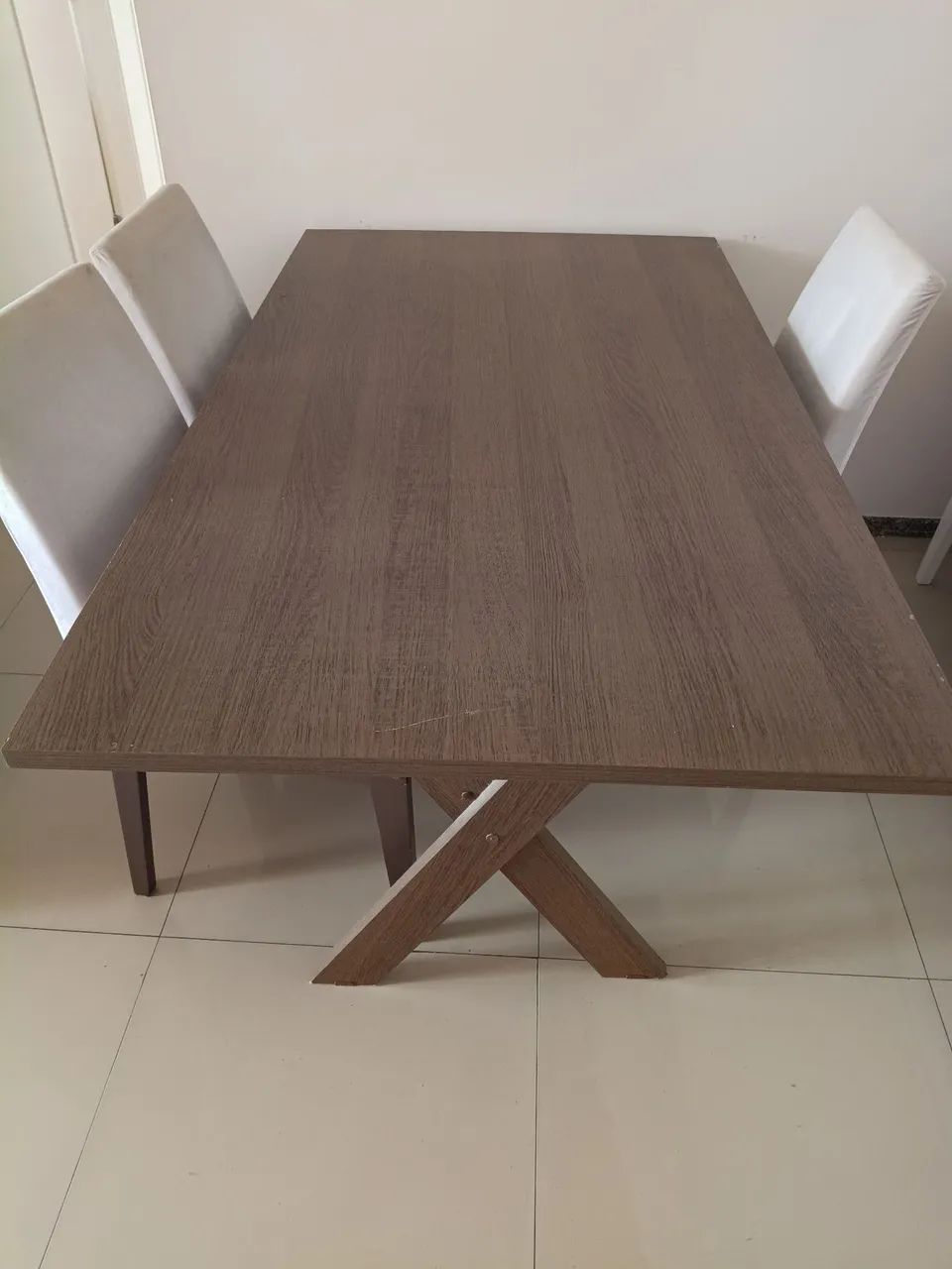 Mesa de Madeira com 6 cadeiras