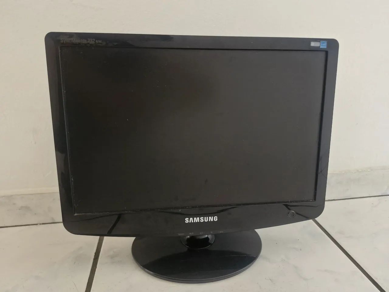 Monitor Samsung 732NW Plus