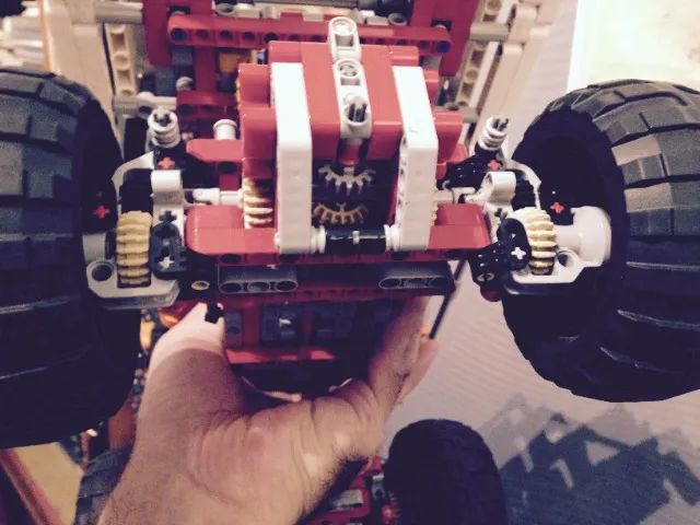 Lego Technic 4x4 Crawler 9398 - 1327 Pcs - Usado - Excelente - com bateria de litio - Foto 5