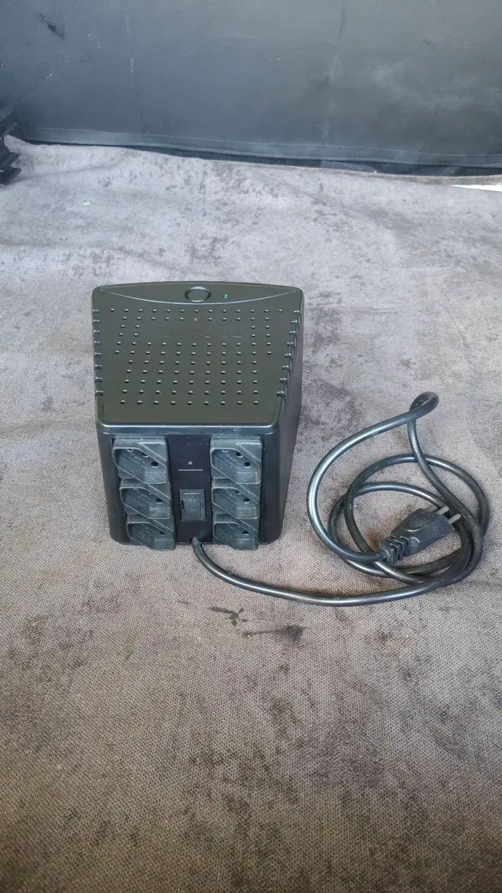Estabilizador 1000VA Bivolt black - Foto 2