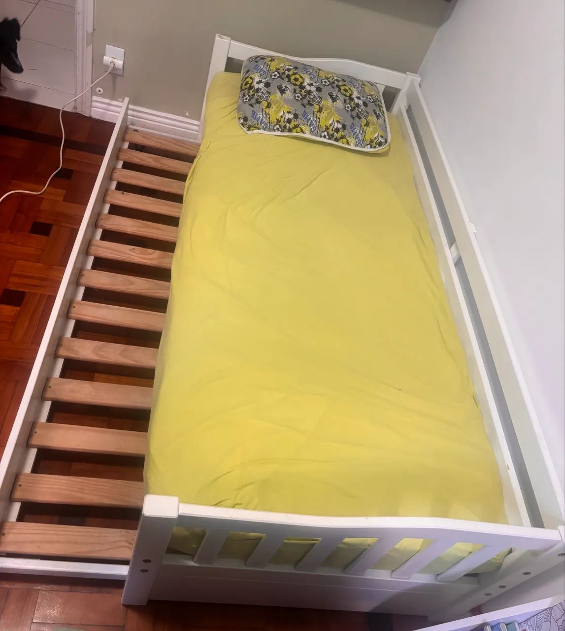 Cama  MDF branca de solteiro com bicama e colchão 