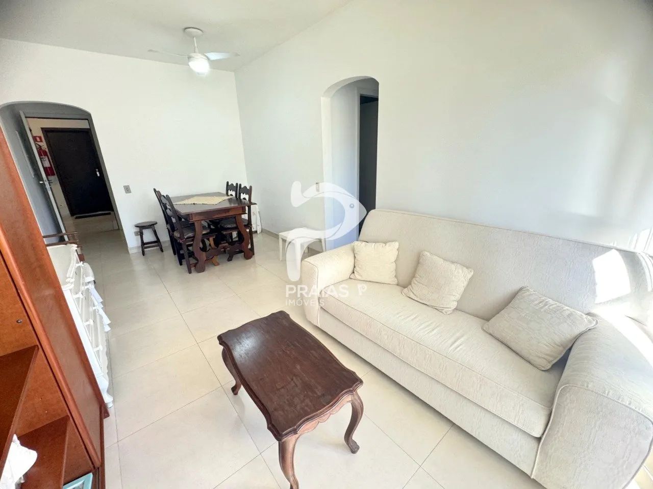 Apartamento mobiliado, 2 dormitórios, Enseada, Guarujá