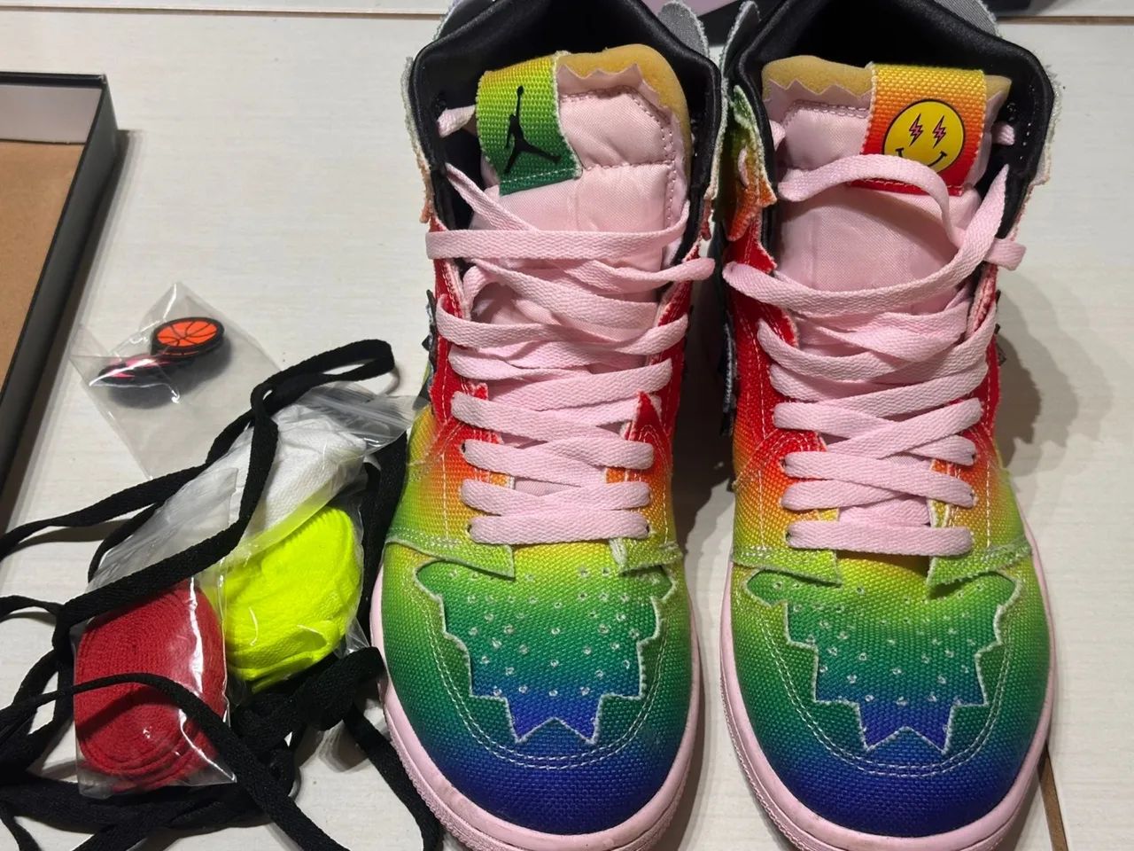 NIKE JORDAN 1 J BALVIN - Foto 3