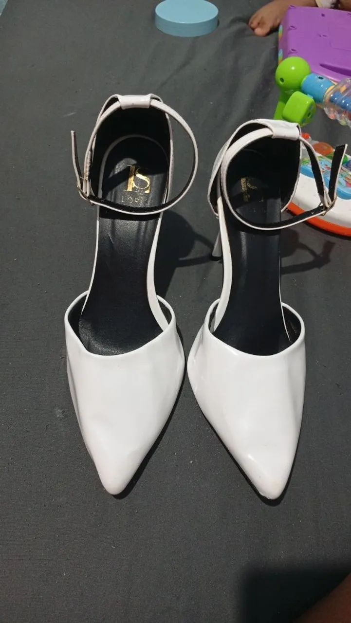 Salto alto tipo scarpin com tornozeleira  - Foto 2