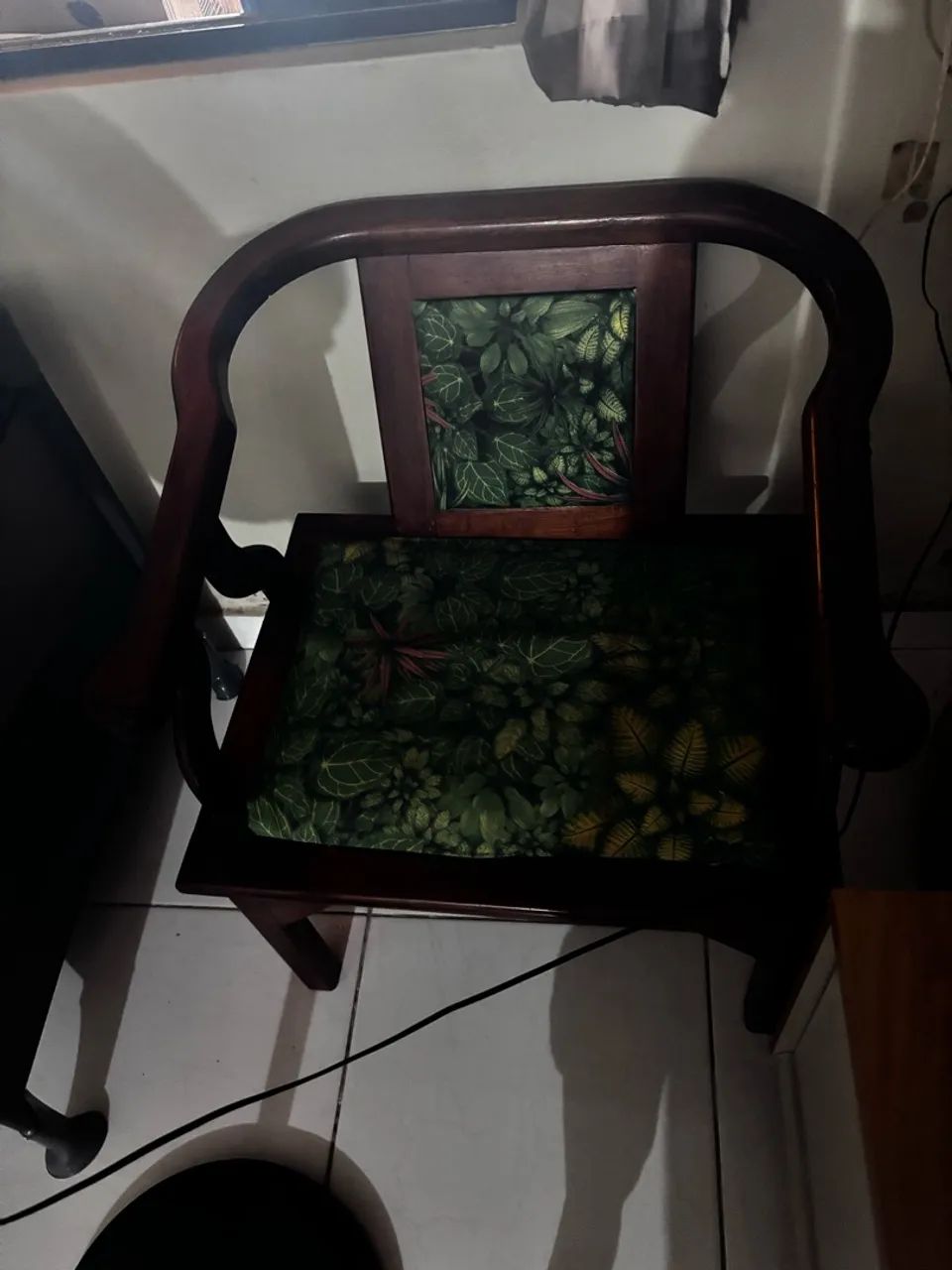 Poltrona de madeira  - Foto 4