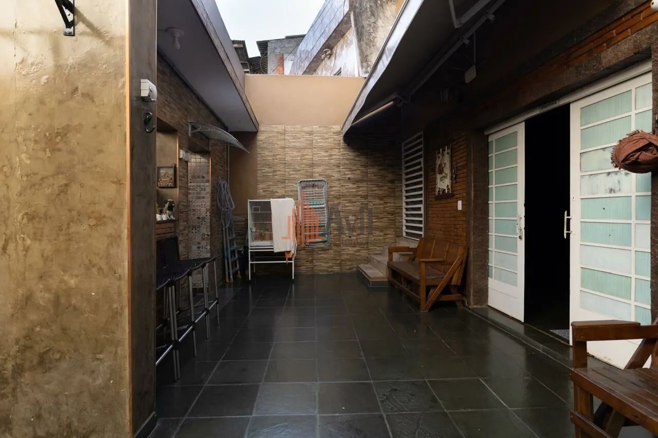 Casa para Venda e Locação no Canindé com 360m², com 4 quartos.