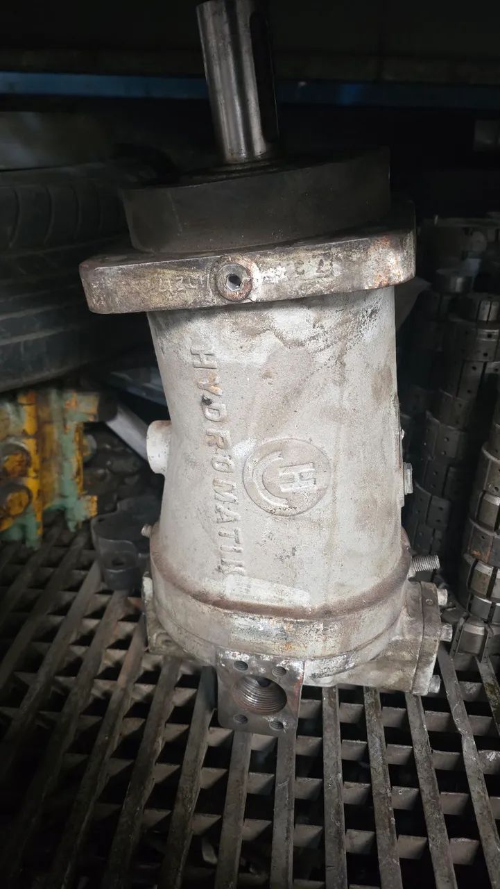 Bomba Hidráulica Alemã Hydromatik A7V 117 DR - Apenas 10 Horas de Uso