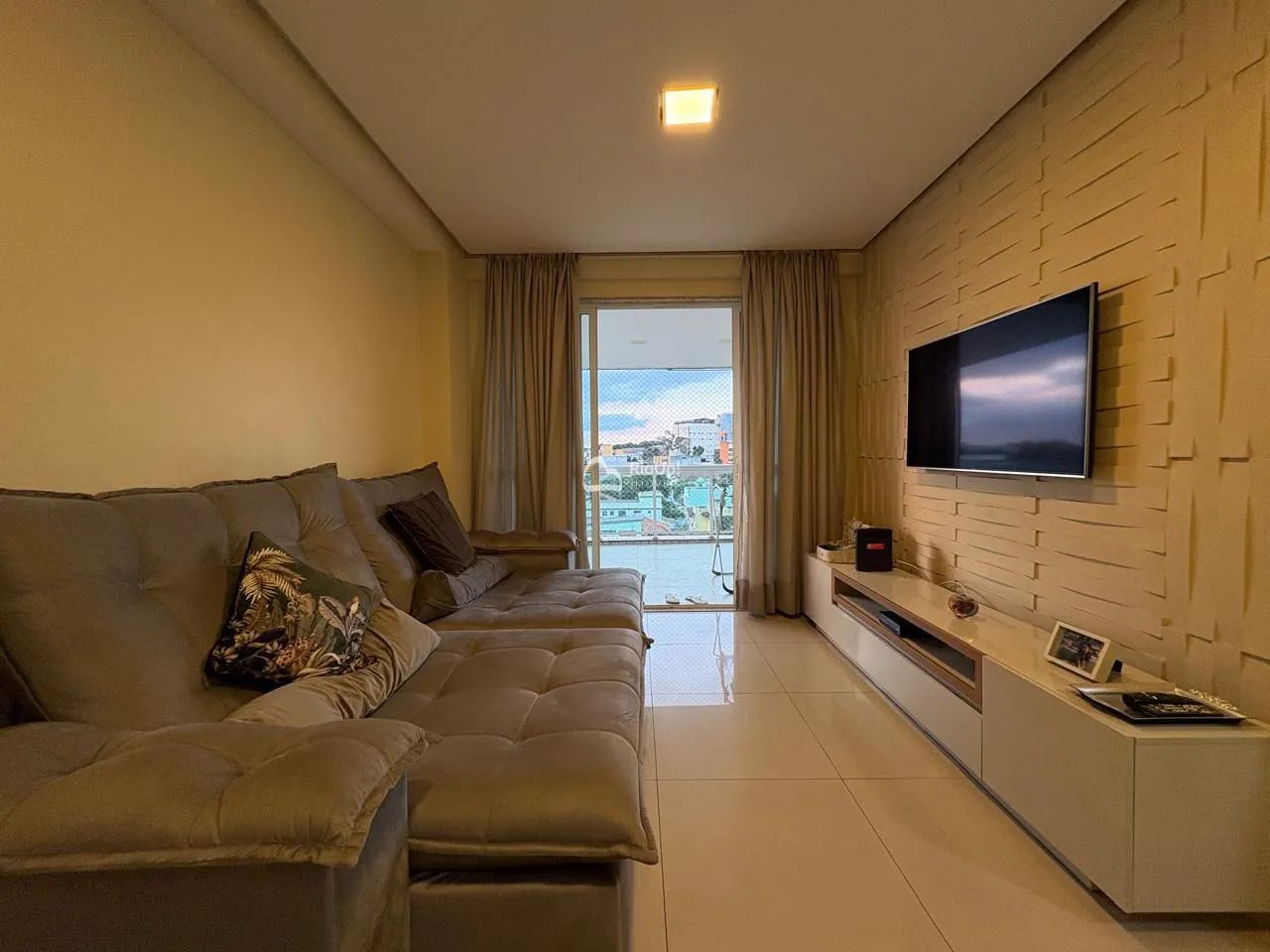 Condomínio Bravo | Apartamento 2 quartos (1 suíte) REF: 10170