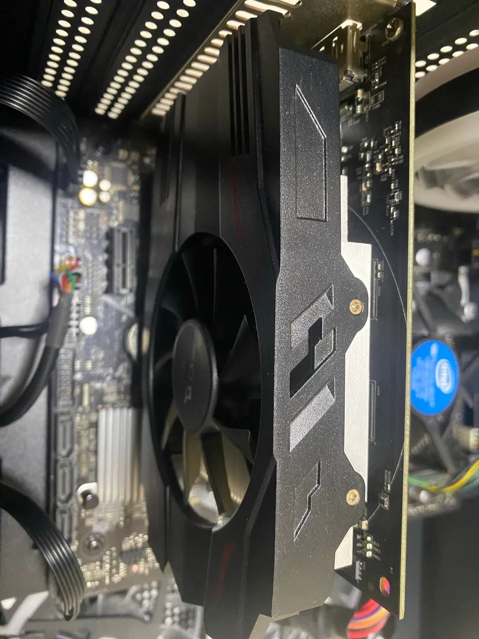 Placa de vídeo semi nova 
