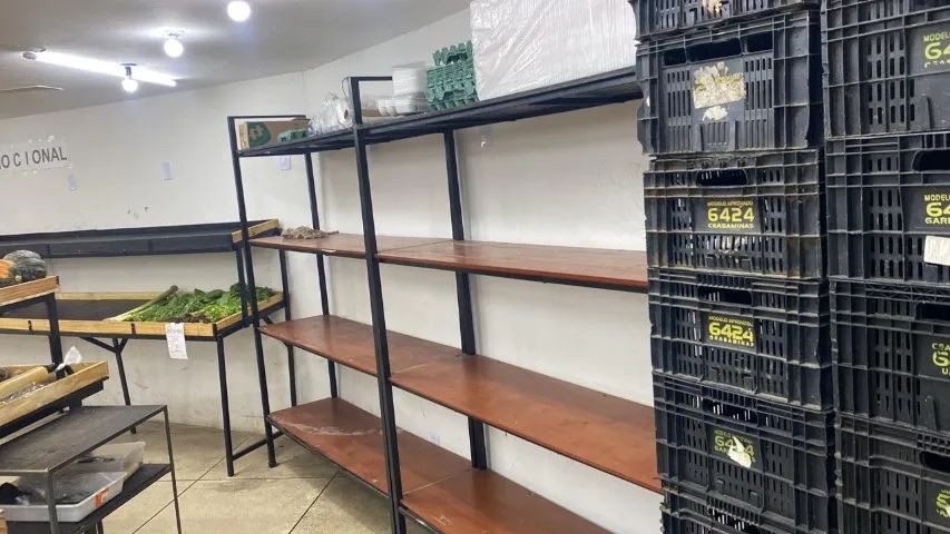 Itens de hortifruti - bancas, caixa, balança, etc - Foto 5