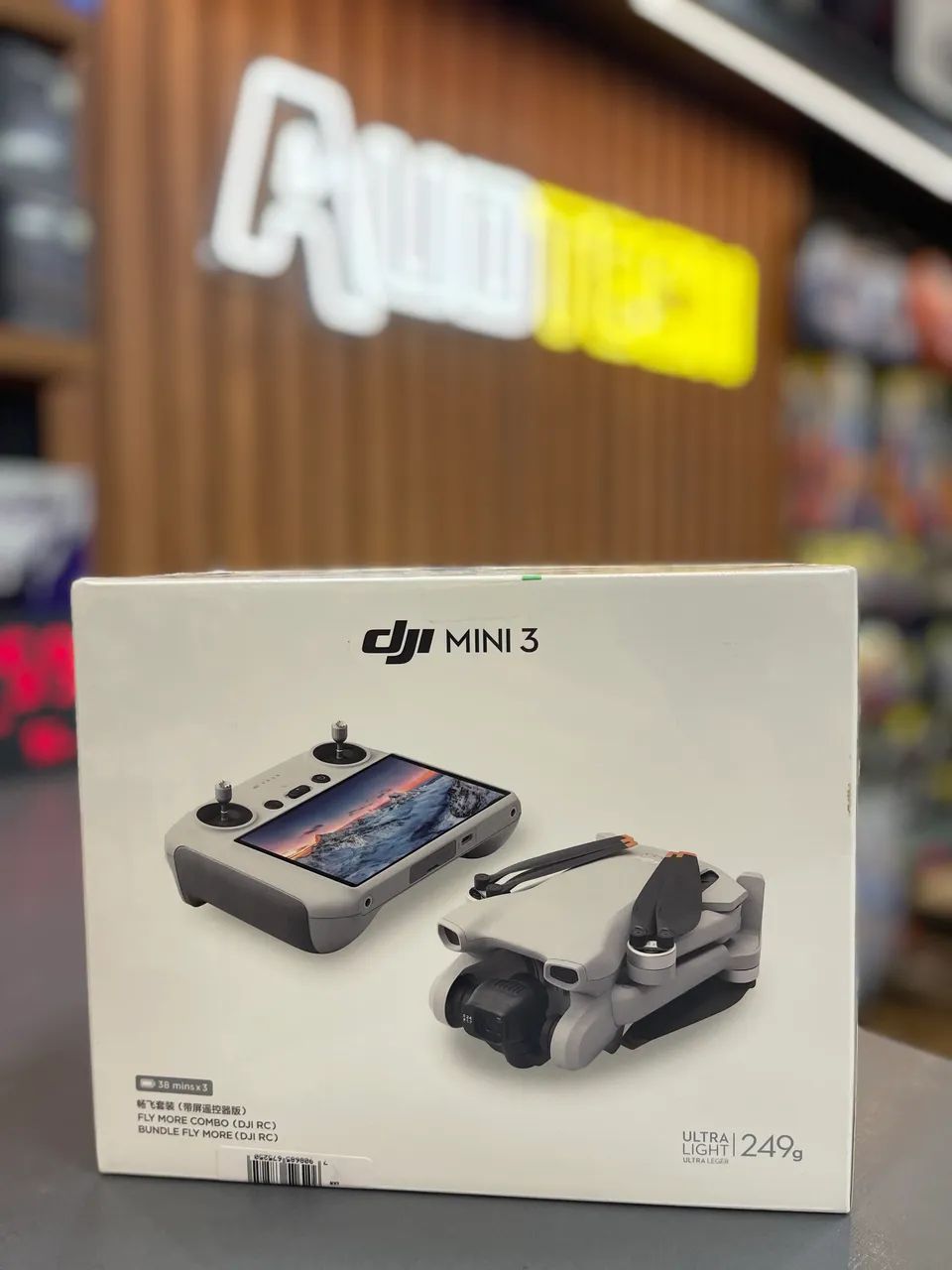 DRONE MINI 3 COMBO COM 3 BATERIA E TELA NO CONTROLE ?