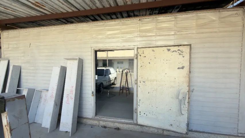 Bau de 7 metros preparado para escritório com piso e Porta de Correr interna - Foto 2