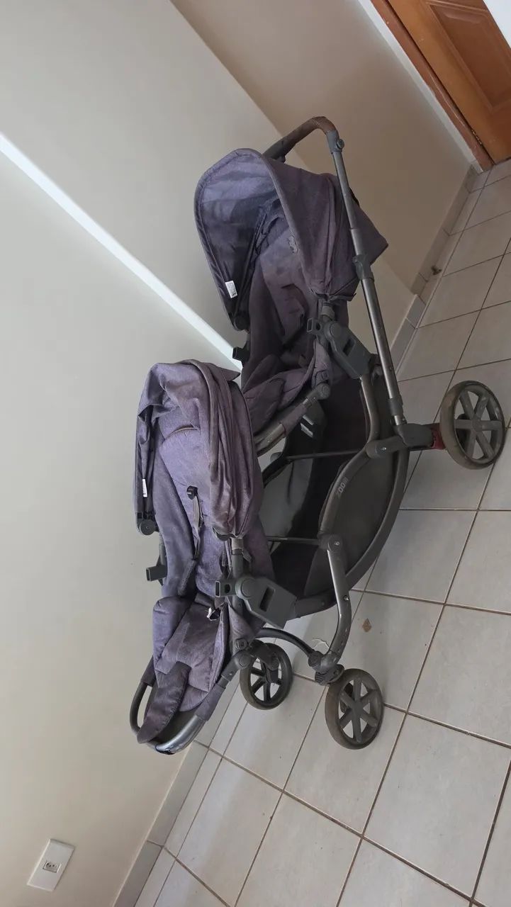 Carrinho gêmeos 