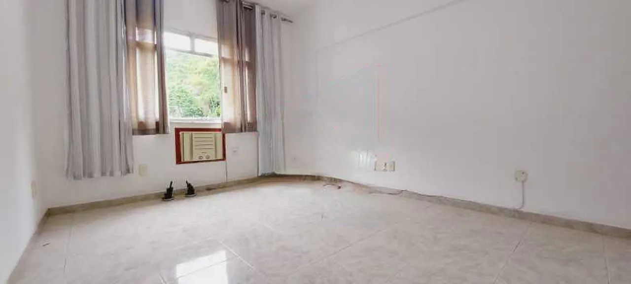 Apartamento - / Residencial / Glória