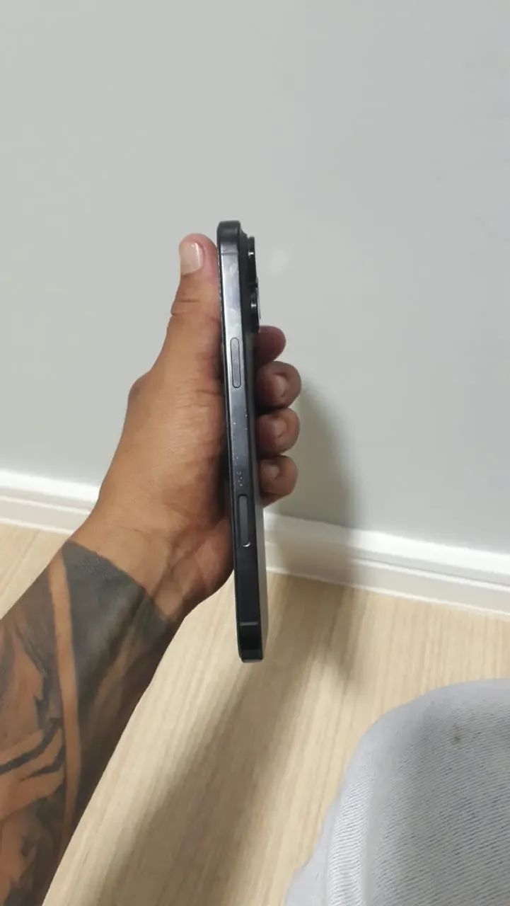 iPhone 16 pro max 256 - Foto 3