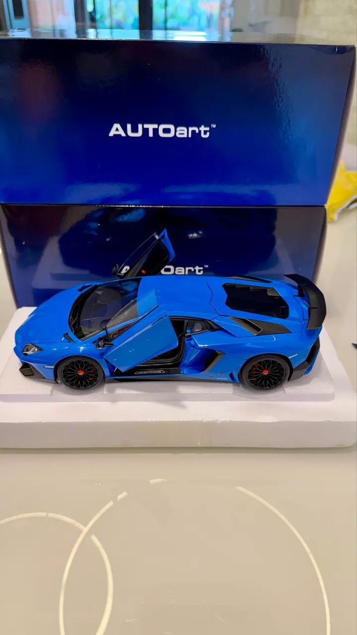 Lamborghini Aventador LP750-4 SV AUTOart 1:18 Azul - Novo na Caixa