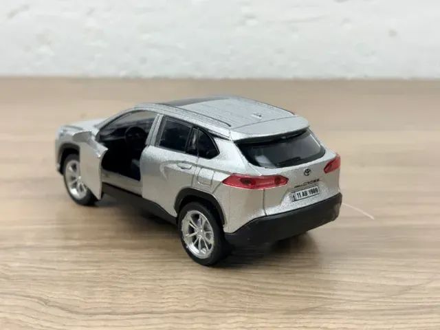 Kit 4 Toyota Corolla Cross 1:36 Diecast Metal - Portas Abrem +