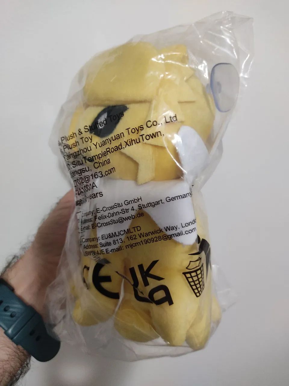 Pokémon Jolteon de Pelúcia  - Foto 3